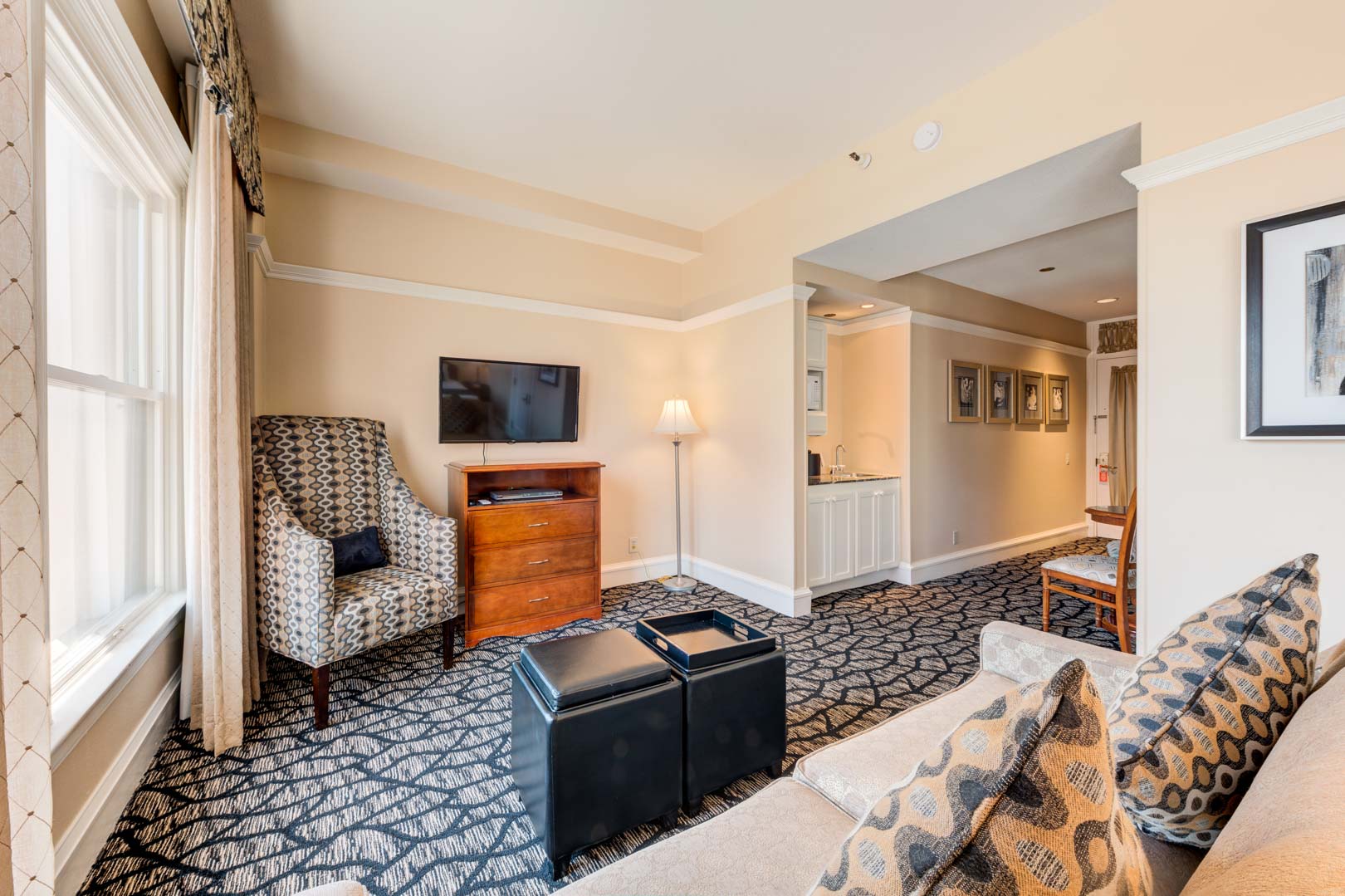 A spacious unit at VRI's Gaslamp Plaza Suites in San Diego, California.